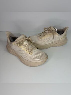 Hoka Clifton 8 Womens Off White Eggnog Shifting Sand Running Shoes Size 7 B